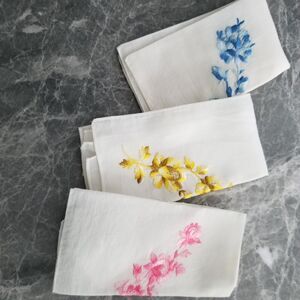 Vintage embroidered handkerchiefs/tea towels